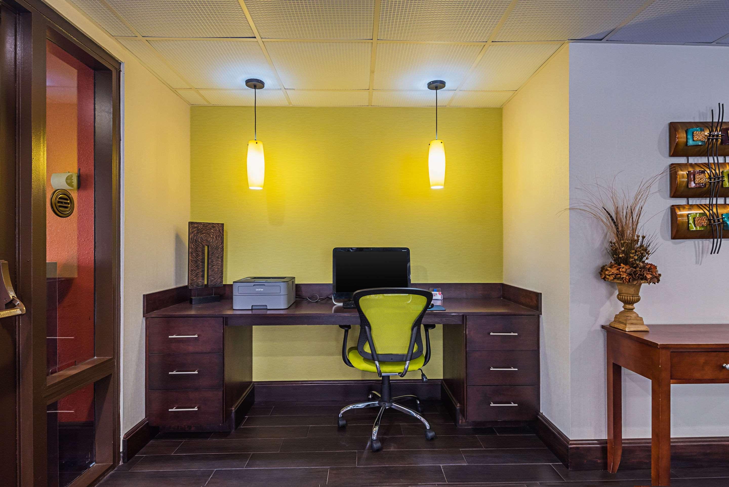 Quality Inn Airport - Southeast Irondale Εξωτερικό φωτογραφία